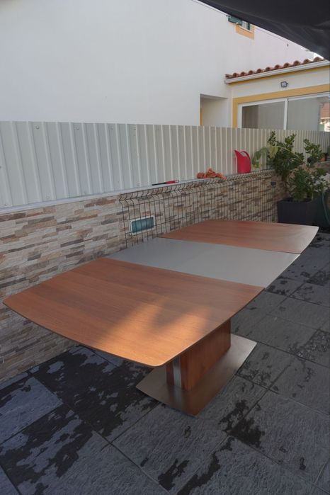 Mesa de refeição para 6 ou 8 pessoas