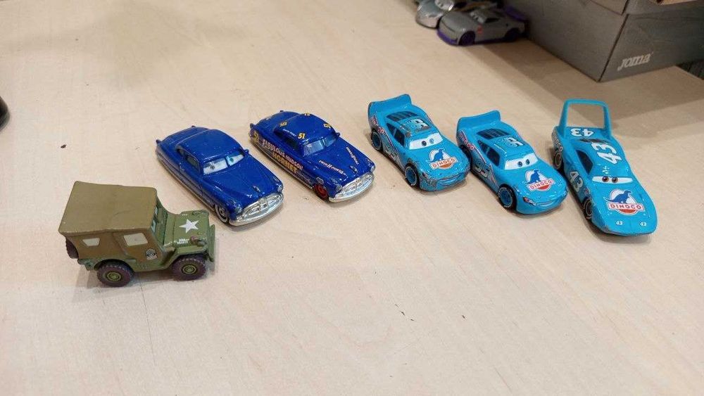 Розпродаж машинок колекції  Тачки Disney Pixar Cars