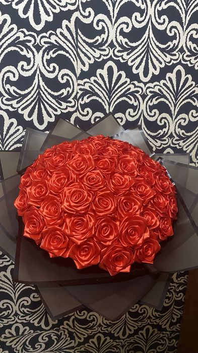 Букет роз с атласной ленты