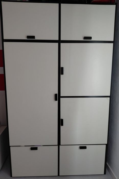 Roupeiro Ikea com muita arrumação
