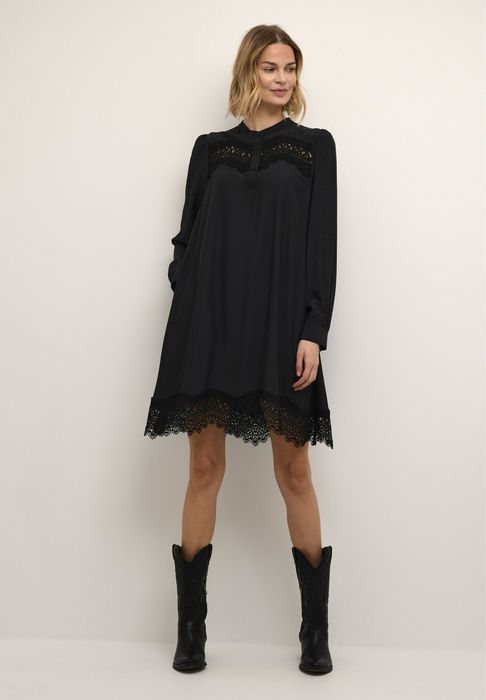 Чорна сукня з кружевом Culture