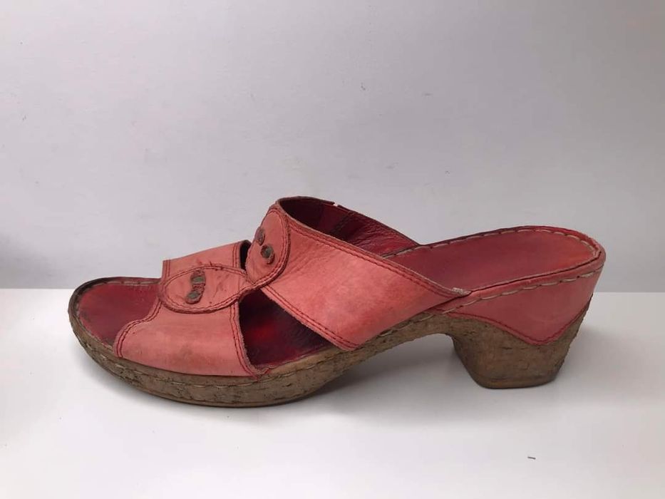 Klapki skorzane Tamaris  Rozmiar 39