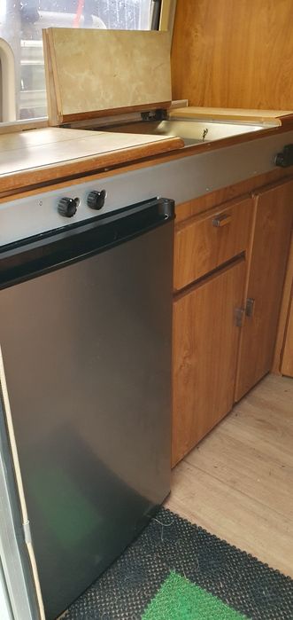 Kamper lub przyczepa Lodówka kompresorowa 12V lub 12/230V