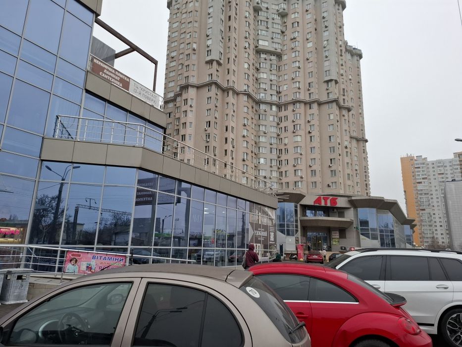 Продажа магазина 16м2 1этаж ТЦ Кристалл ул.Среднефонтанская 19г