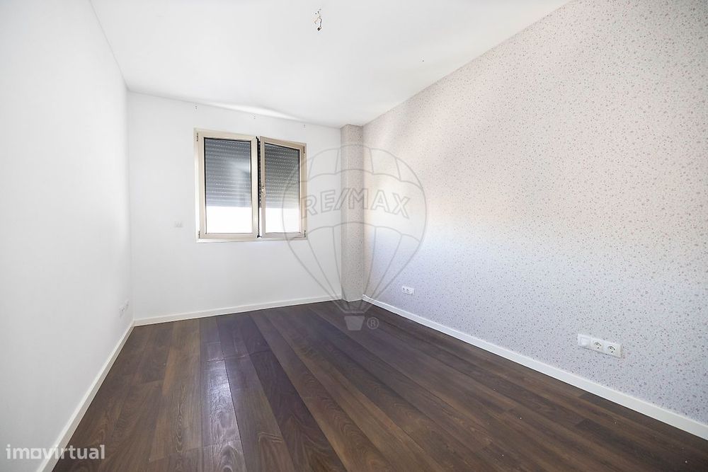 Apartamento T4 para arrendamento
