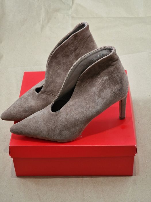 Замшеві ботильйони на високих підборах сіро-коричневого кольору, р40