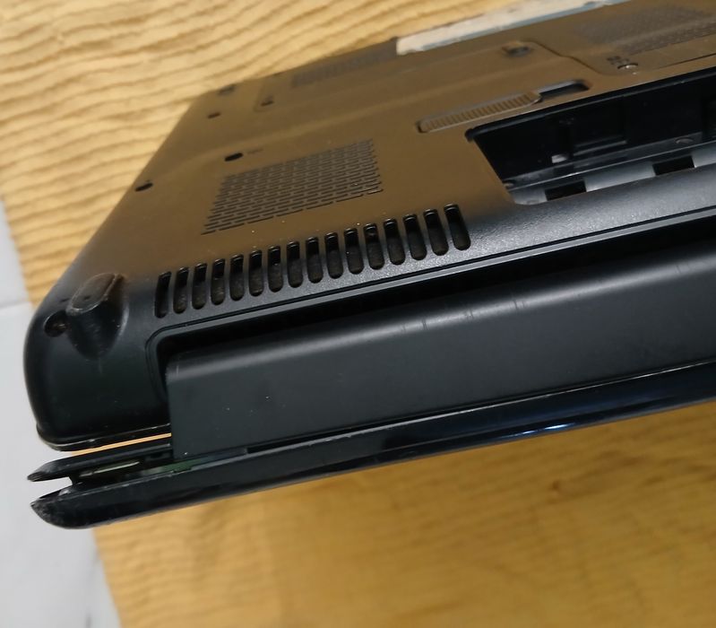 Portatil Compaq CQ61 200 SP Acende falta Bateria sem Carregador