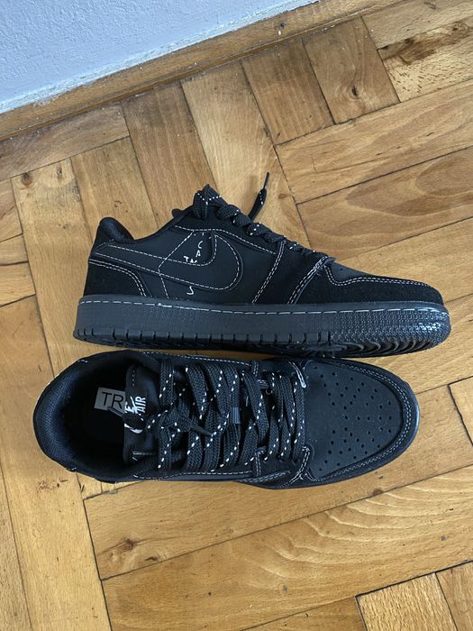 buty sportowe.