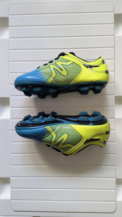 Дитячі футбольні бутси Mitre розмір 30 EUR