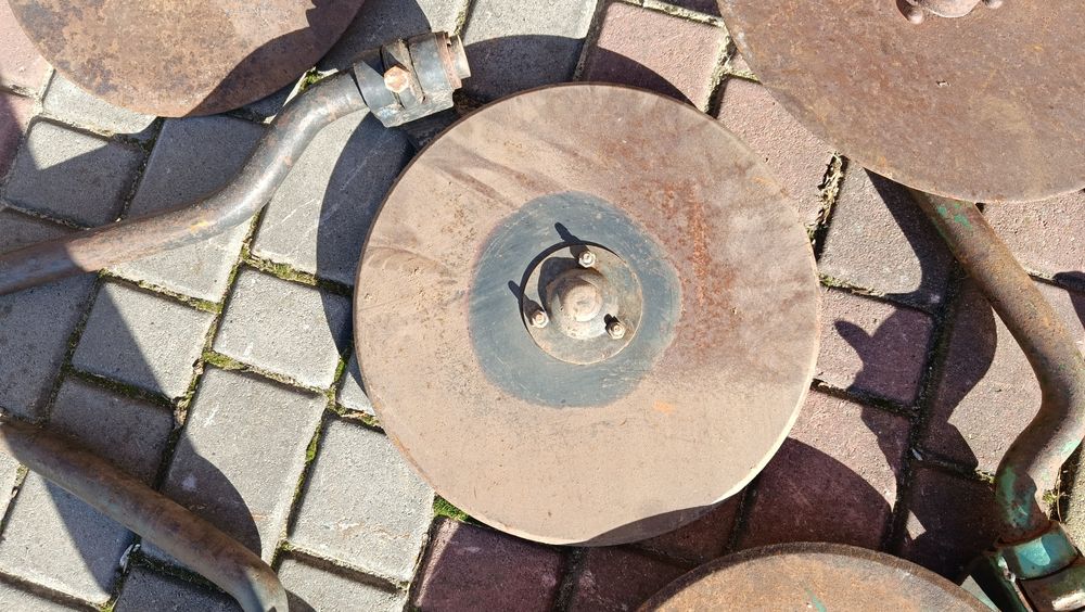 Відрізані колеса до плуга