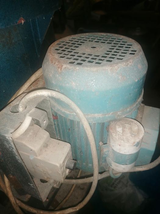 Vendo Moinho elétrico