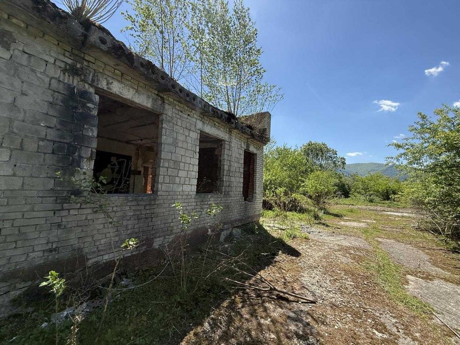Будівля, комерція, недобудова, Довге (Сопіт), Львівська область
