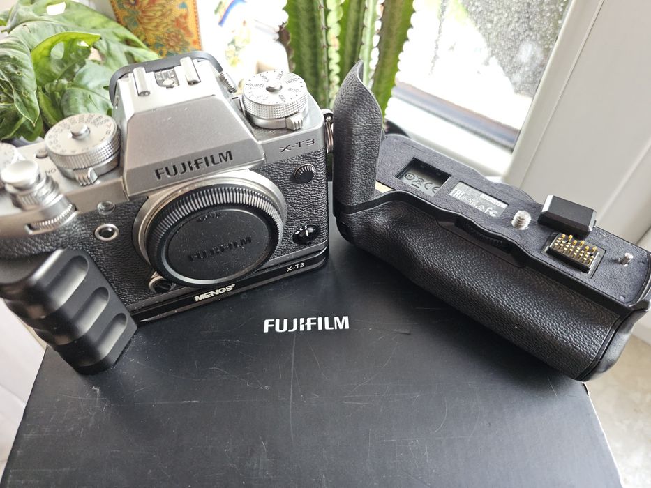 Srebrny Fujifilm xt-3