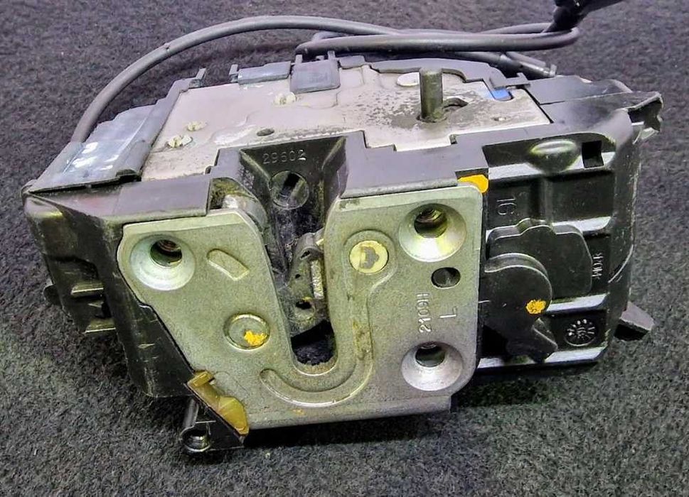 Fechadura / Fecho Porta Trás Esquerdo 300128F - RENAULT CLIO III