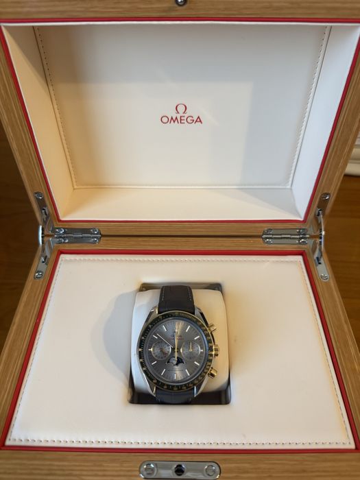 Годинник Omega Speedmaster Professional Moonwatch Moonphase Co-Axial Chronograph 44