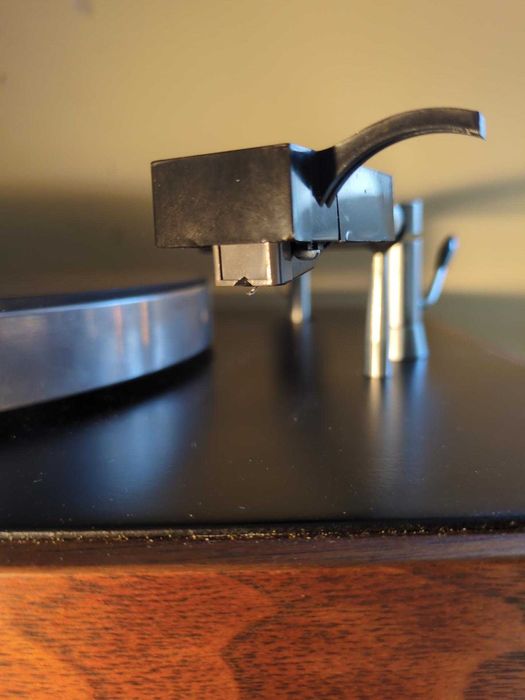 Vendo Dois Gira discos. Acoustic Research AR XA e Project Debut III