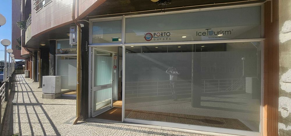 Arrendam-se Gabinetes a 300 m da rotunda da Areosa - Porto