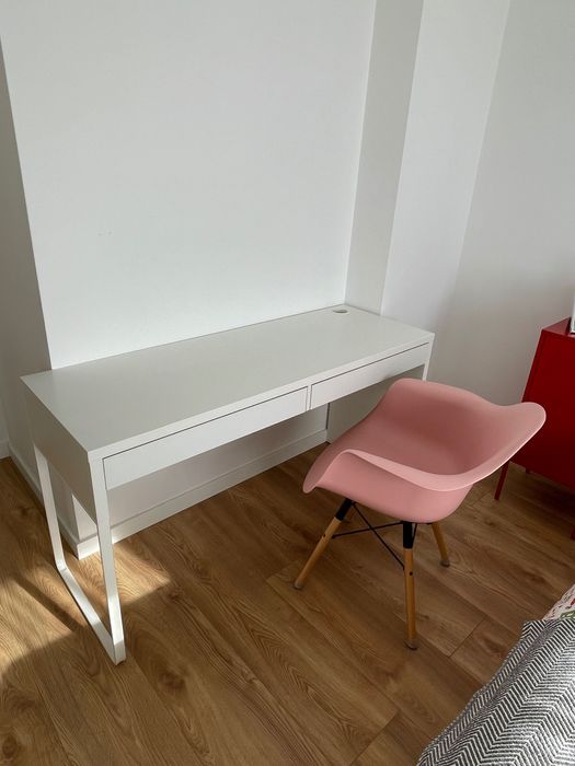 Cadeira rosa infantil/juvenil estilo Eames – ótimo estado