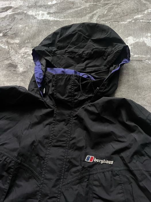 Класна ! Куртка Berghause на мембрані