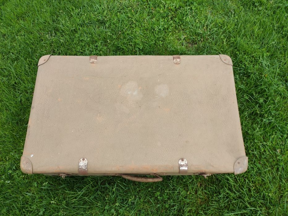 Stara kremowa walizka vintage retro art deco PRL DDR