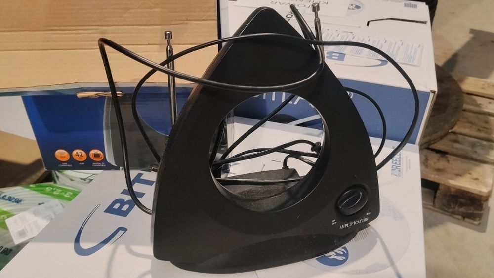 Antena telewizyjna wewnętrzna