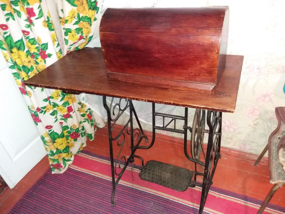 Продам швейную машину