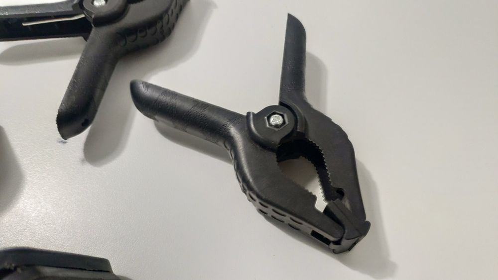 Spring clips for studio backdrop cloths64286259647746121