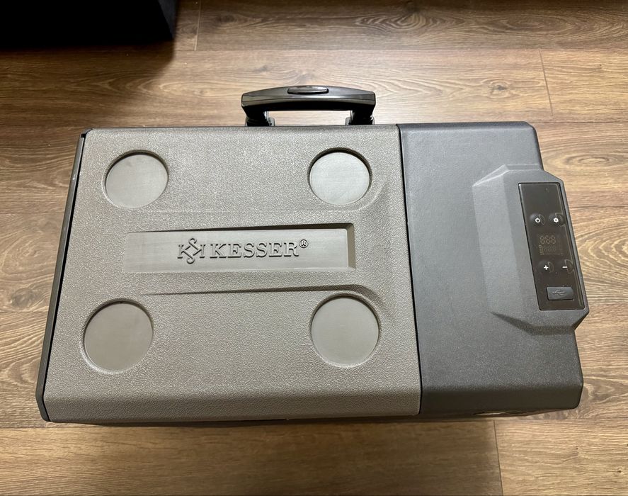 Продам автохолодильник  компрессорный KESSER® 30 л.