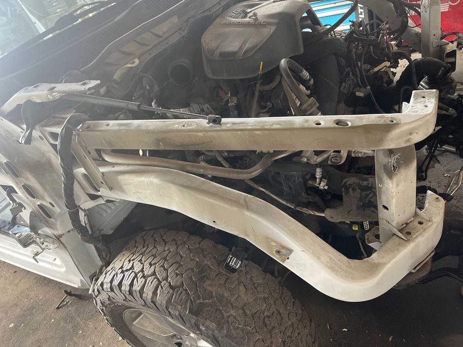 Dodge Ram 1500 IV DS Oryginalne mocowanie błotnika  kieł baran 09-24