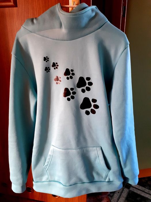 Bluza z psimi łapkami