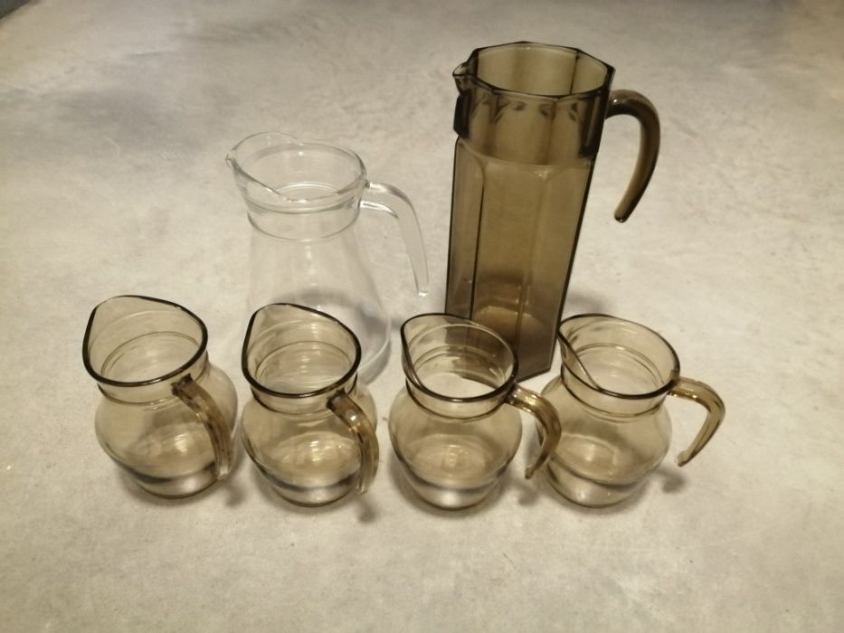 Dzbanki różnej wielkości