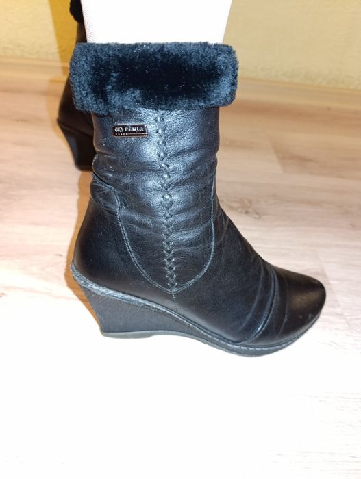 Чоботи жіночі шкіряні, розмір 36