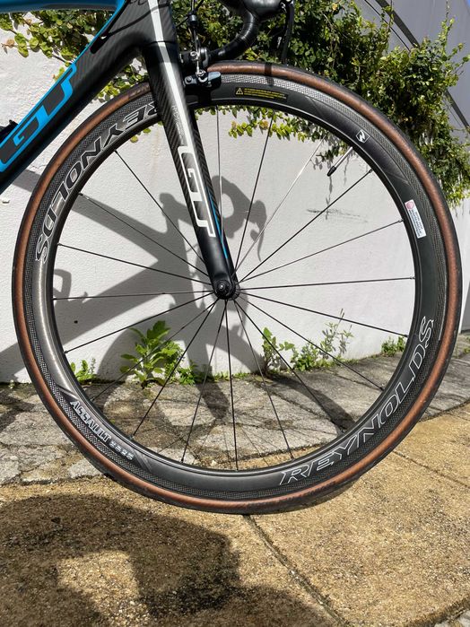 Bicicleta Estrada GT rodas Reynolds carbono M SRAM Force 22 Impecável