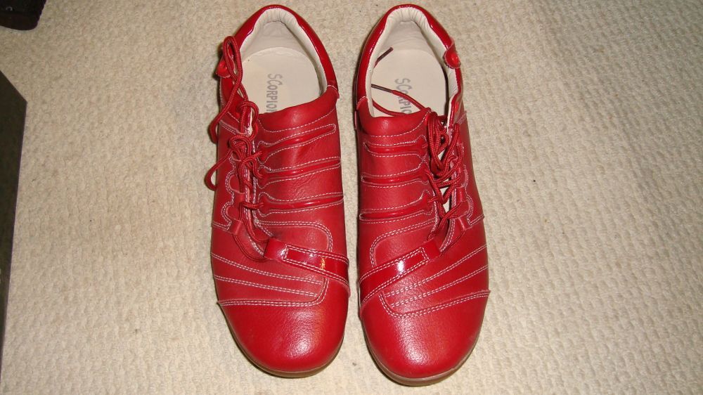 Кросовки кожаные женские Scorpion