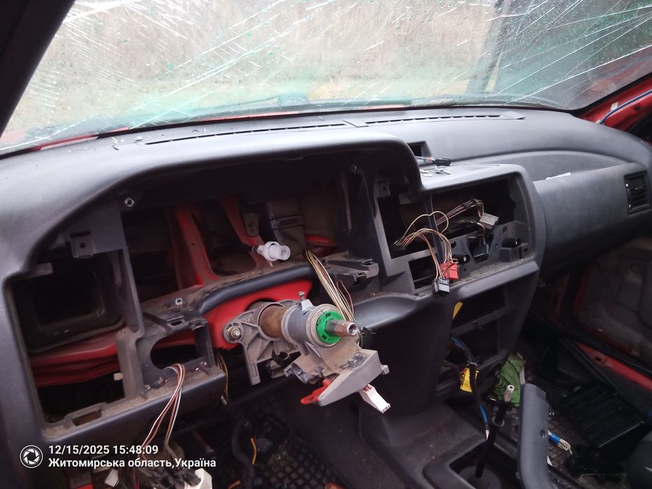 Продам запчастини на форд ескорт МК5