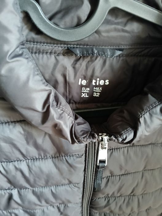 Blusão leve em preto