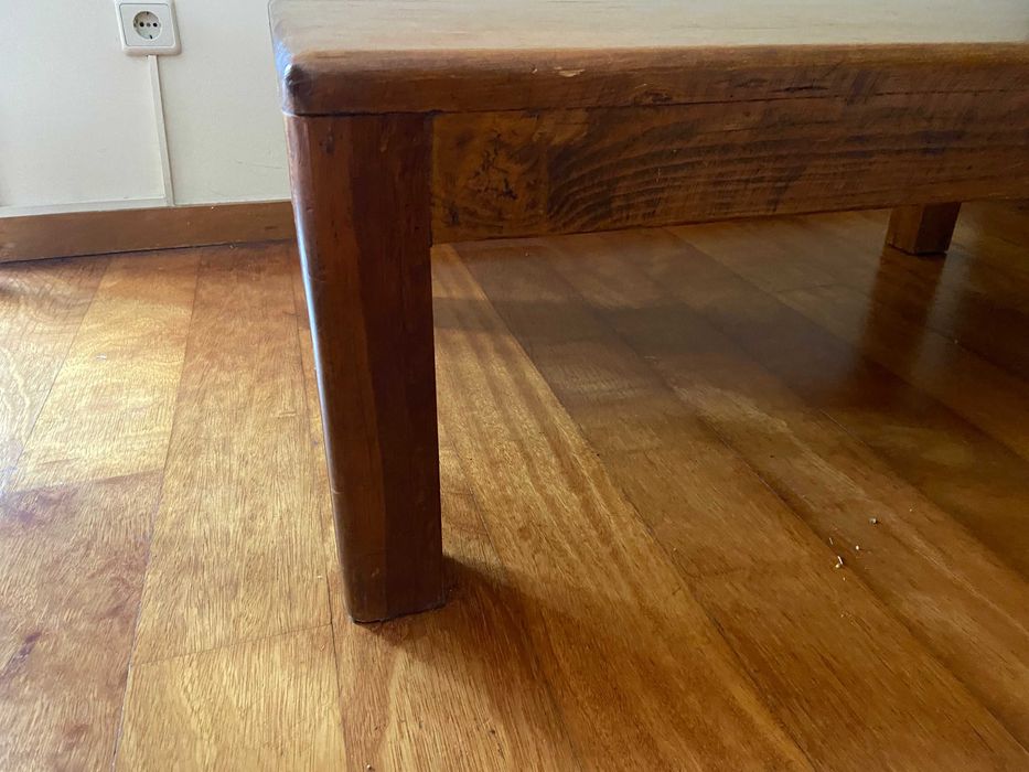 Mesa de centro/de Apoio em madeira maciça exótica com 1.10m x 0,70m
