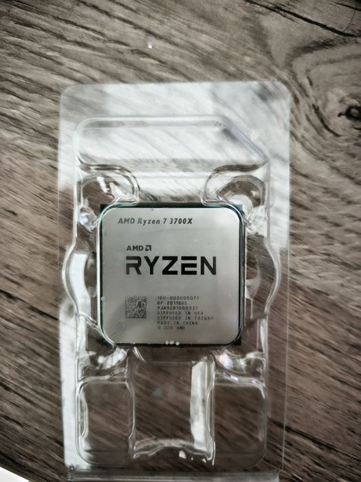 Ryzen 3700 X tray