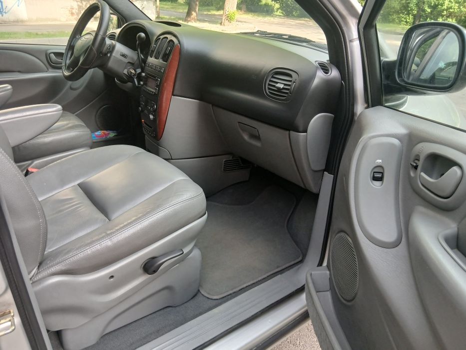 Продам  CHRYSLER  Grand  VOYAGER  2.8  td  АКПП