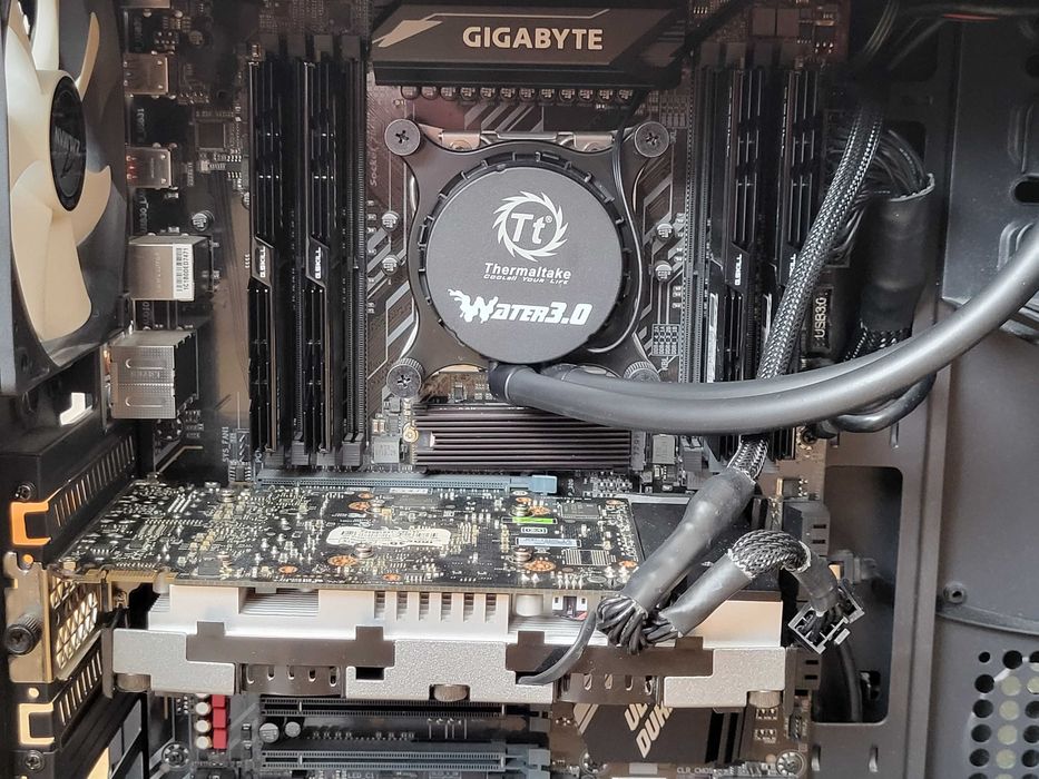 ПК i7-7800X Intel / 32 GB RAM / M2 SSD / Водяне охолодження