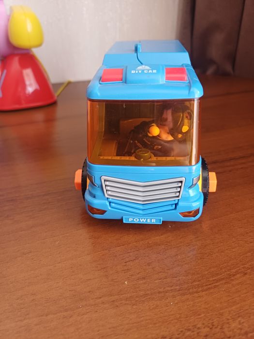 Поліцейська машинка конструкторо на шурупах від бренду Limo Toy