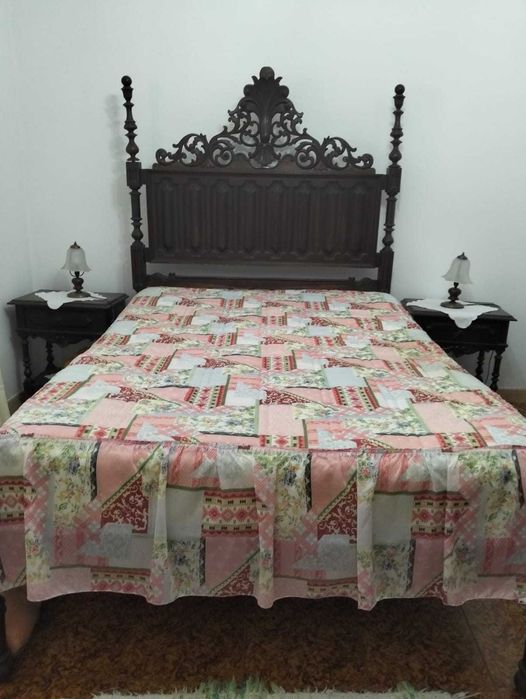 Mobília de Quarto de casal antiga e em bom estado