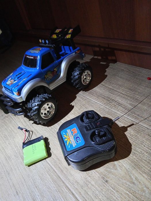 Продам джип як іграшку.