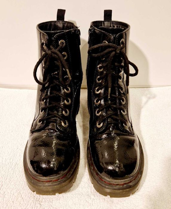 Bugatti trapery, botki sznurowane 37 lakierowane