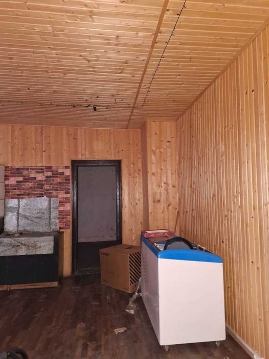 Продаю приміщення в центрі Ворохти біля дороги. 180м2.