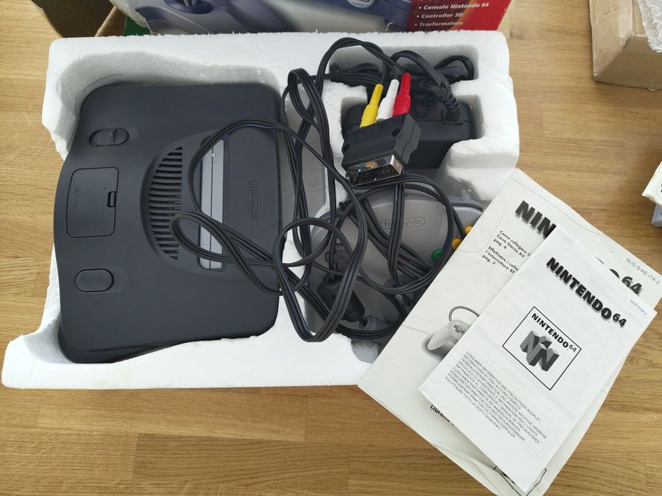 Nintendo 64 em caixa + Jogo Mario 64