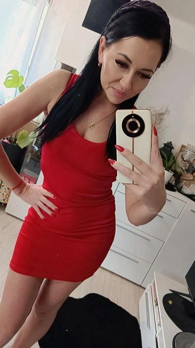 Czerwona elastyczna sexowna sukienka XS