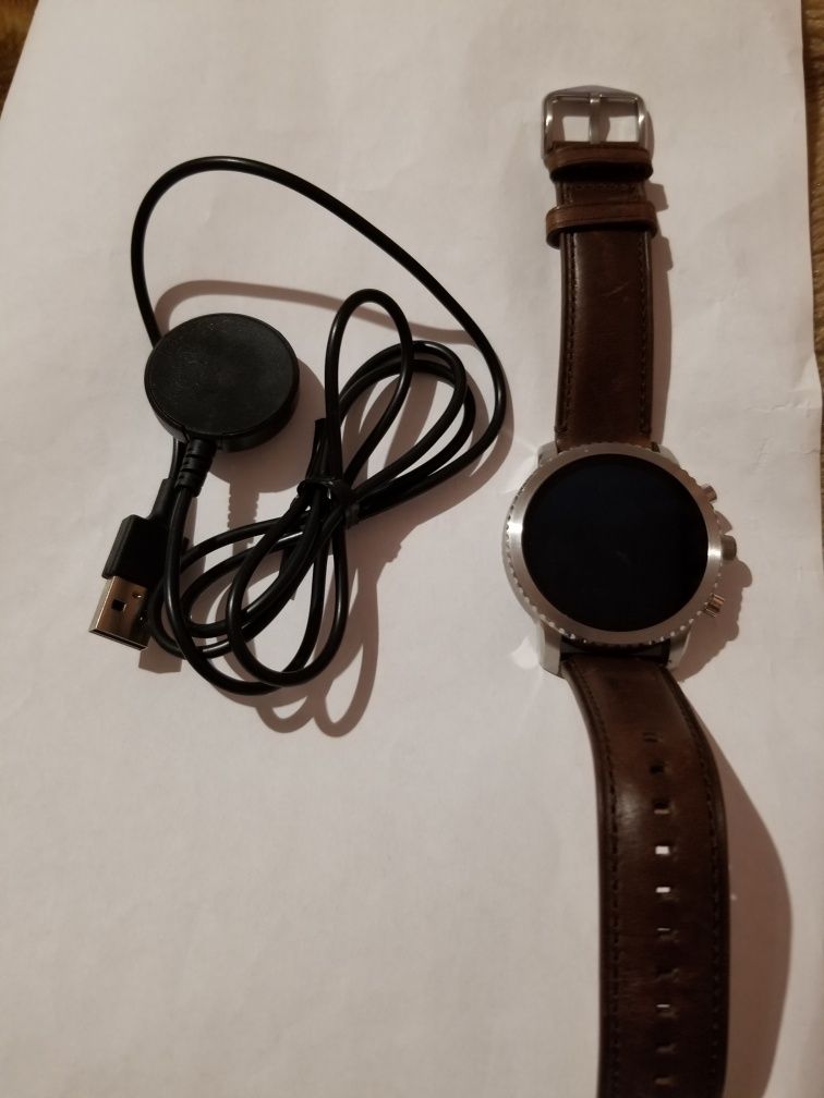 Fossil q deals explorist pret