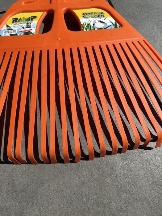 Grabie ogrodowe xl plastikowe pomaranczowe 50cm Ramp Master Garden