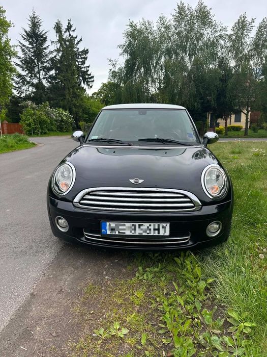 Mini Cooper R56 2009r Czerwone wnętrze
